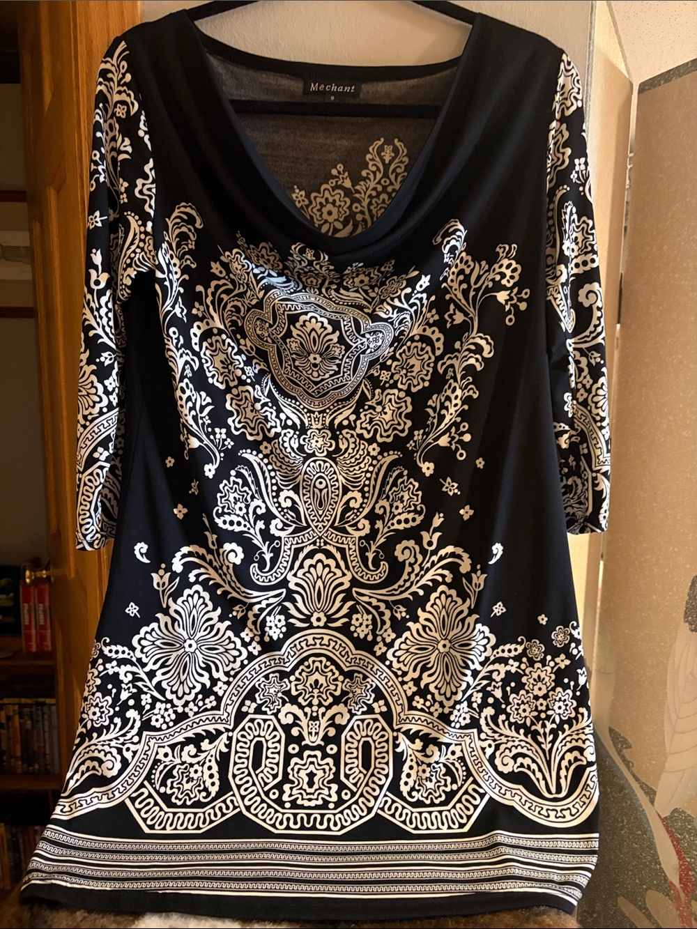 Mechant Black & White Paisley Draped -Neck Tunic